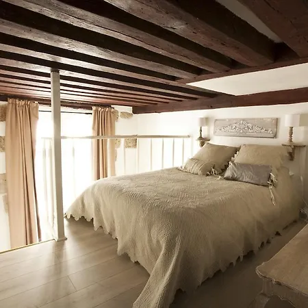 Apartment Halldis - Marais Haut